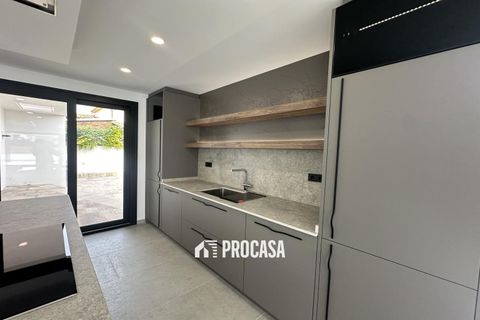 Villa i Empuriabrava, Gerona, Empuriabrava - € 795.000 | Ref: 3502 - foto 9