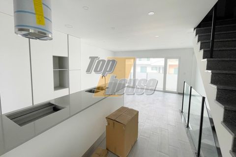 Rækkehus i Corroios, Setubal, Corroios - € 555.000 | Ref: THC6730 - foto 2