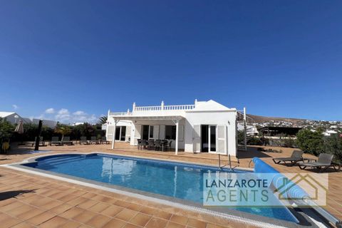 Villa in Playa Blanca (Yaiza), Lanzarote - foto 1