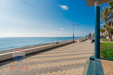 Villa en Torrox, Malaga, Torrox - € 745.000 | Ref: 7272-00689/7272 - photo 2