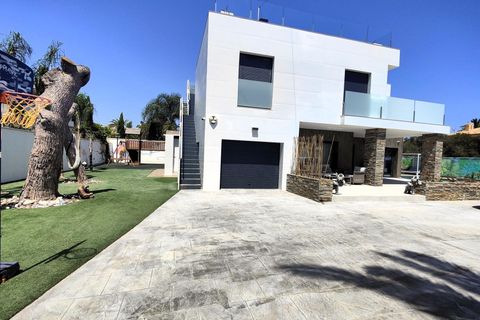 Villa i Cabo Roig, Alicante, Cabo Roig - € 1.559.900 | Ref: AG19151026 - foto 3