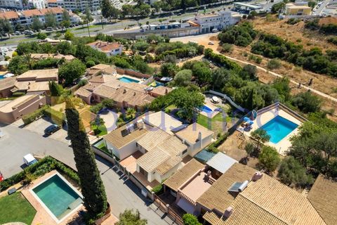Villa a Albufeira, Faro, Albufeira - € 890.000 | Ref: V4-02 (PR-077) - foto 6