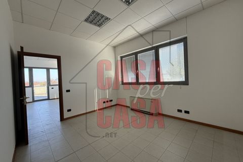 Erhvervsejendom i Este, Padua, Este - € 140.000 | Ref: uff101 - foto 1