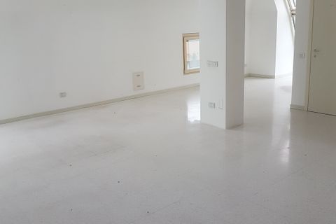 L'establiment comercial a Lodi, Lodi, Lodi - € 800/mes | Ref: MRE1134AF - foto 10
