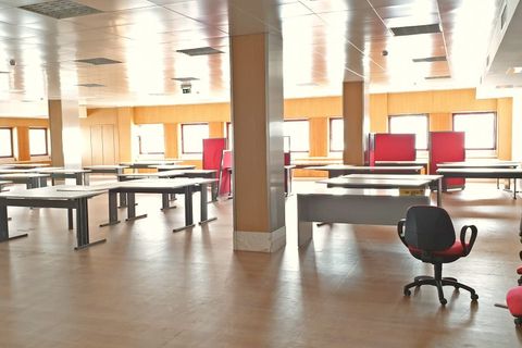 L'establiment comercial a Carnaxide, Lisbon, Carnaxide - € 3.890/mes | Ref: 1_1B - foto 5