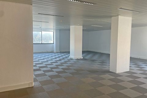 Erhvervsejendom i Sacavem, Lisbon, Sacavem - € 246.000 | Ref: 11_0D - foto 1