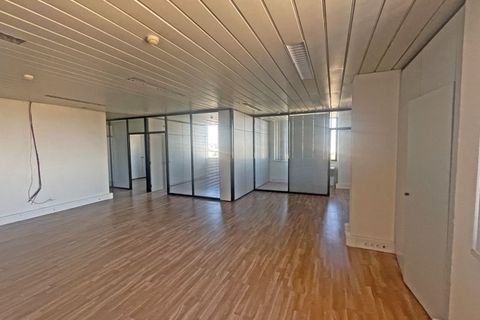 Erhvervsejendom i Sacavem, Lisbon, Sacavem - € 361.850 | Ref: 11_9B - foto 1