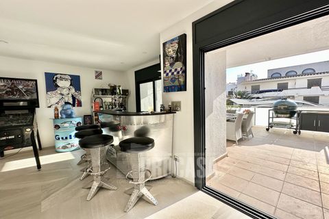 Villa i Empuriabrava, Gerona, Empuriabrava - € 1.750.000 | Ref: 3015 - foto 26