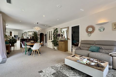 Villa a Mazan, Vaucluse, Mazan - € 575.000 | Ref: ALBA - foto 9