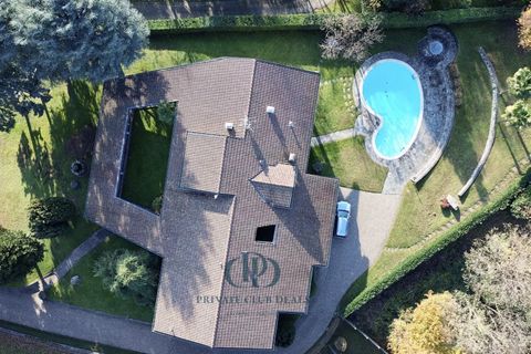 Villa i Inverigo, Como, Inverigo - € 970.000 | Ref: 85470987 - foto 1