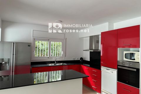 Villa a Roses, Gerona, Roses - € 875.000 | Ref: 3202 - foto 12