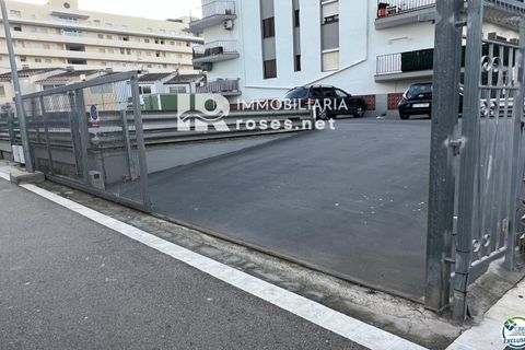 Garage i Empuriabrava, Gerona, Empuriabrava - € 12.000 | Ref: 3203 - foto 4