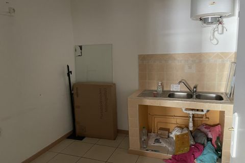 L'establiment comercial a Saint-Andre, La Reunion, Saint-Andre - € 27.600/mes | Ref: LL36 - foto 4