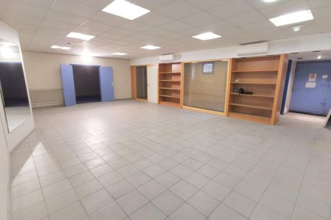 L'establiment comercial a Avignon, Vaucluse, Avignon - € 12.612/mes | Ref: 1652-0004 - foto 3