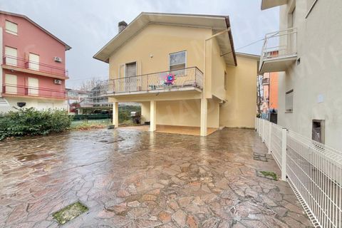 Villa i Cesenatico, Forli-Cesena, Cesenatico - € 425.000 | Ref: Q425 - foto 2