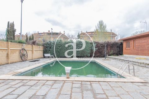 Villa en Madrid, Madrid, Madrid - € 2.500.000 | Ref: VMO2203009 - photo 32