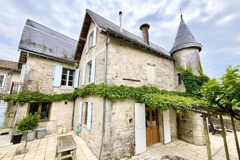 Villa i Charroux, Vienne, Charroux - € 380.000 | Ref: 12018346288 - foto 1