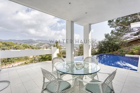 Villa i Alella, Barcelona - foto 1