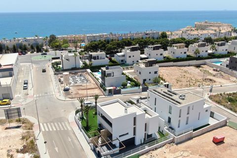 Villa em Cabo Roig, Alicante, Cabo Roig - € 1.060.000 | Ref: 77-39-115-10-115/63626 - foto 3
