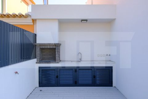 Villa a Almada, Setubal, Almada - € 1.000.000 | Ref: 313.000.002 - foto 37
