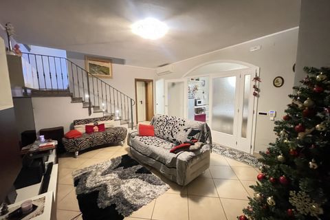 Villa a Suzzara, Mantua, Suzzara - € 295.000 | Ref: 2630 - foto 6