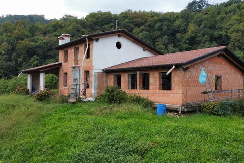 Villa i Chiampo, Vicenza, Chiampo - € 300.000 | Ref: BB--05 - foto 1