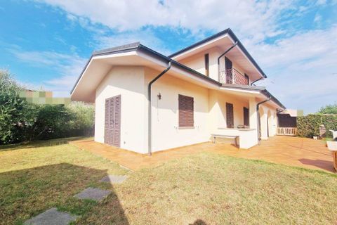 Villa a Montecarlo, Lucca, Montecarlo - € 360.000 | Ref: a6551rv2383179a - foto 2