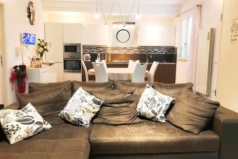 Villa a Porcari, Lucca, Porcari - € 475.000 | Ref: a6551rv1816801a - foto 2
