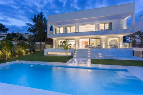 Villa a Estepona, Malaga, Estepona - € 1.850.000 | Ref: DPIe4126 - foto 15