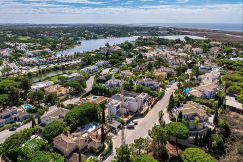 Villa i Almancil, Faro, Almancil - € 9.900.000 | Ref: LBRT316 - foto 11