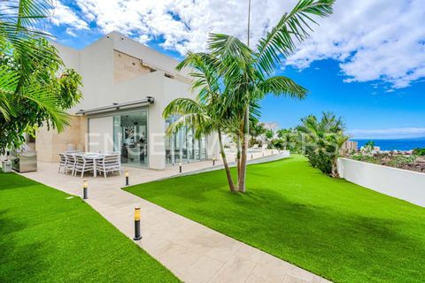 Villa i Playa Paraiso, Tenerife, Playa Paraiso - € 2.190.000 | Ref: W-02YJKL - foto 11
