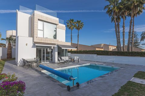 Landejendom i Torrevieja, Alicante, Torrevieja - € 539.000 | Ref: COL-93447 - foto 1