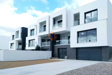 Villa i Corroios, Setubal, Corroios - € 725.000 | Ref: 3521/25 - foto 2