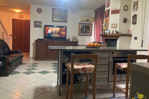 Villa en Parma, Parma, Parma - € 600.000 | Ref: LAZZARO - photo 10