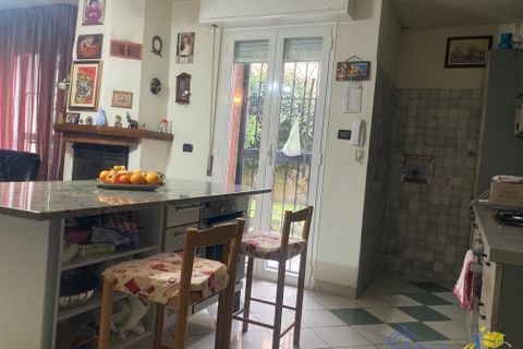 Villa en Parma, Parma, Parma - € 600.000 | Ref: LAZZARO - photo 12