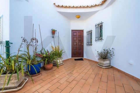 Villa i Carvoeiro, Faro, Carvoeiro - € 1.250.000 | Ref: KWPT-010471 - foto 3