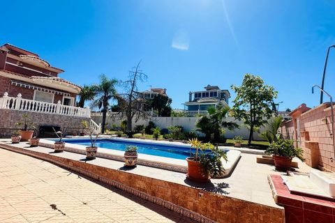 Villa a Torrevieja, Alicante, Torrevieja - € 780.000 | Ref: C2-296/4147 - foto 3