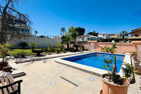 Villa a Torrevieja, Alicante, Torrevieja - € 780.000 | Ref: C2-296/4147 - foto 26