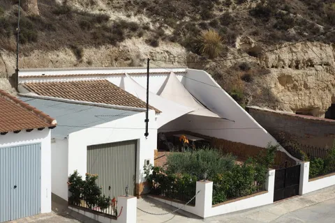 Cave house in Cuevas Del Campo, Granada - photo 3