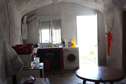 Cave house in Cuevas Del Campo, Granada - photo 2