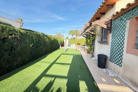 Villa i Cabo Roig, Alicante, Cabo Roig - € 790.000 | Ref: V-47248 - foto 24