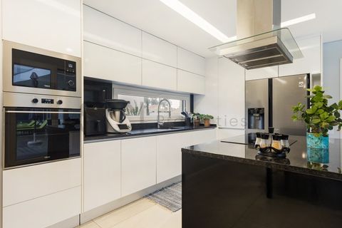 Villa i Corroios, Setubal, Corroios - € 1.490.000 | Ref: 10182 - foto 6