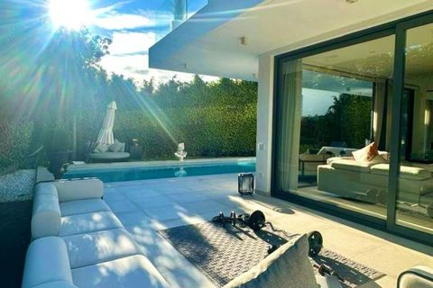 Villa i Estepona, Malaga, Estepona - € 1.799.000 | Ref: S22846 - foto 11