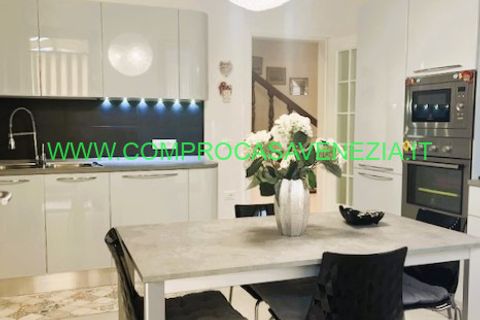 Villa i Venice, Venice, Venice - € 375.000 | Ref: RC097 - foto 10