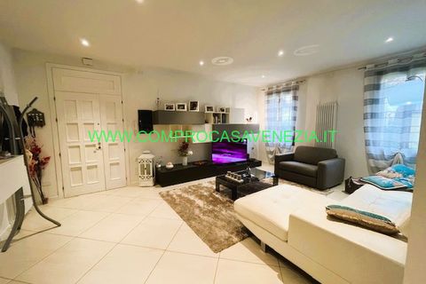 Villa i Venice, Venice, Venice - € 375.000 | Ref: RC097 - foto 1