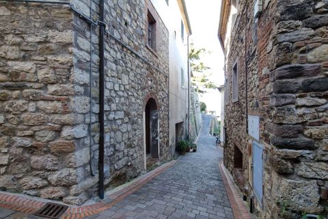 Villa a Lajatico, Pisa, Lajatico - € 79.000 | Ref: L-70-462342 - foto 4