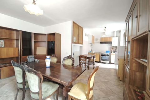 Villa i Volterra, Pisa, Volterra - € 150.000 | Ref: A-247-463294 - foto 1