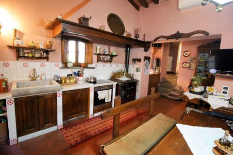 Farm hus i Uzzano, Pistoia, Uzzano - € 1.050.000 | Ref: C-406-463896 - foto 6