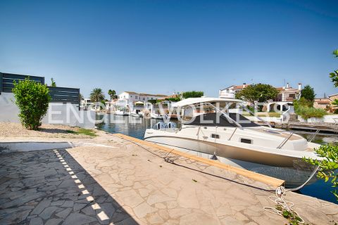 Villa i Empuriabrava, Gerona, Empuriabrava - € 995.000 | Ref: W-02WSUE - foto 12