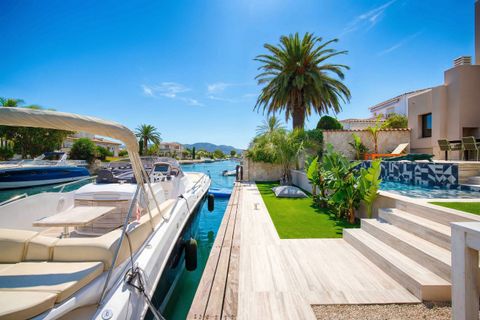 Villa i Empuriabrava, Gerona, Empuriabrava - € 1.390.000 | Ref: W-02WWL8 - foto 6